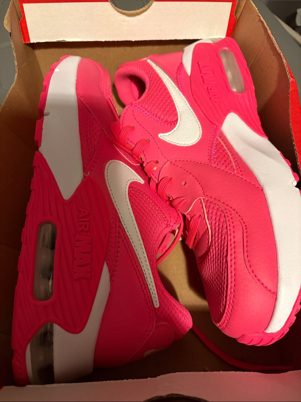 Nike Air Max Excee Hyper Pink White Sneakers Women’s Size 6 New in Box